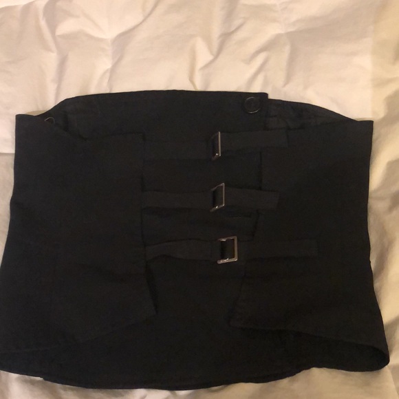 Black adjustable button up crop top - Picture 3 of 3